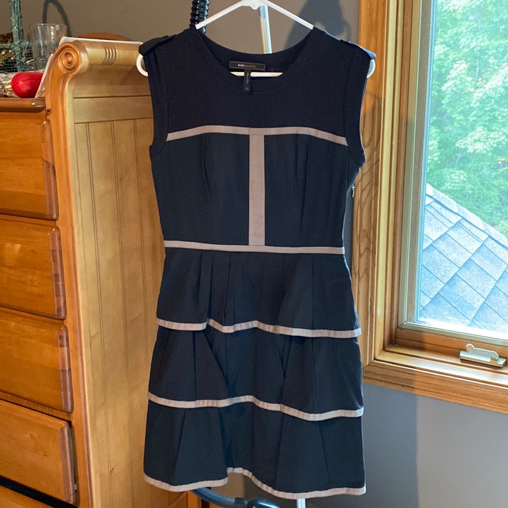 BCBG Maxazria ladies black dress size 6